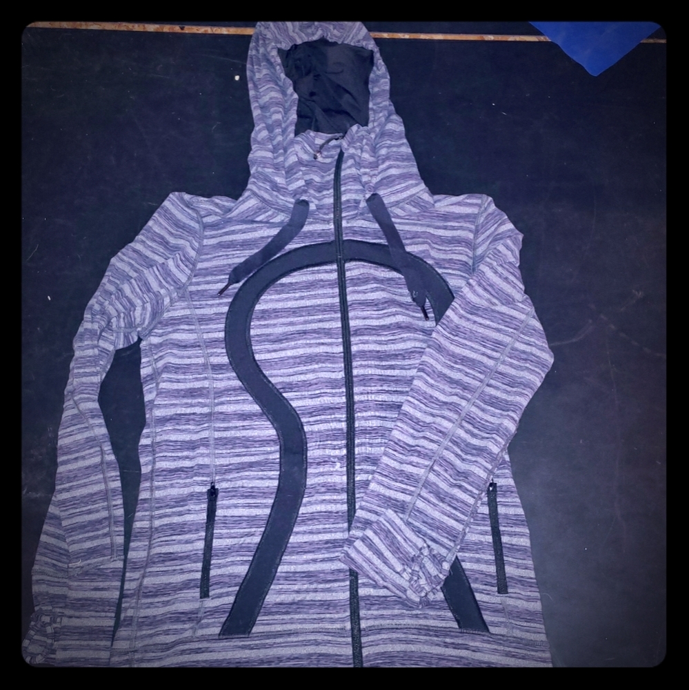 Lululemon size 10 striped zip up